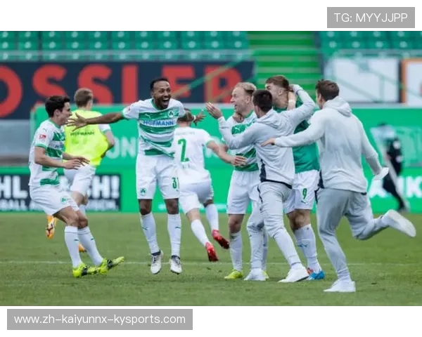 德甲降级球队蛋糕：德甲降级球队主题蛋糕的创意与比赛精神