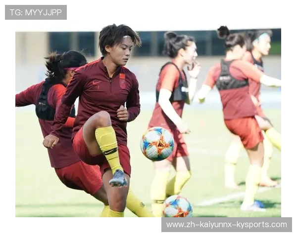 铿锵玫瑰新角色转型之路 从女足球员到职业裁判的奋斗与蜕变